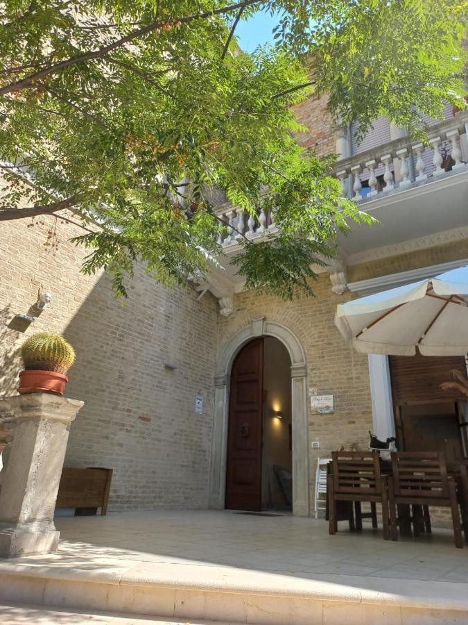 Eli 'S Home Vasto Exterior foto
